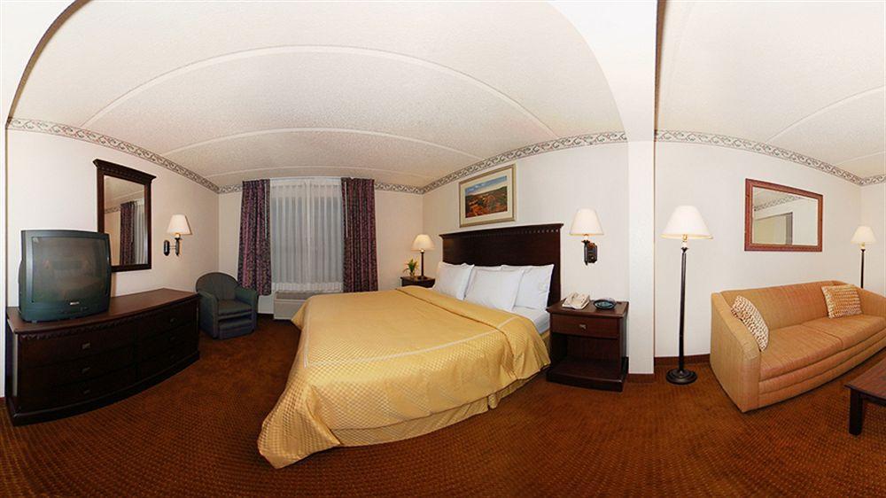 Comfort Suites Austin Airport Eksteriør billede