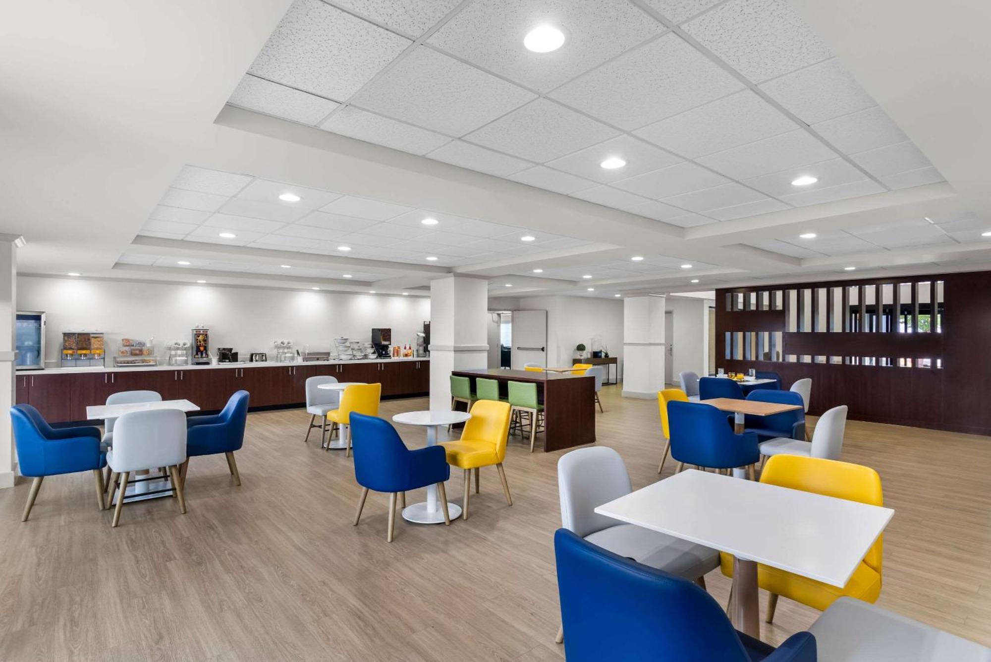 Comfort Suites Austin Airport Eksteriør billede